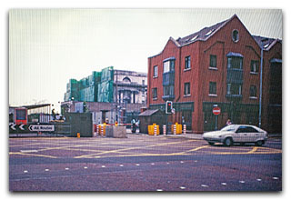 Belfast at 1990 Valokuvaaja Juha Rintamäki www.fotojussi.fi. Valokuvausta studiossa tai miljöössä.Hääkuvaus - ylioppilaskuvaus - muotokuvaus - lapsikuvausTurku Kaarina Lieto Piikkiö Paimio Aura Pöytyä Marttila Loimaa Salo Lohja Espoo Helsinki